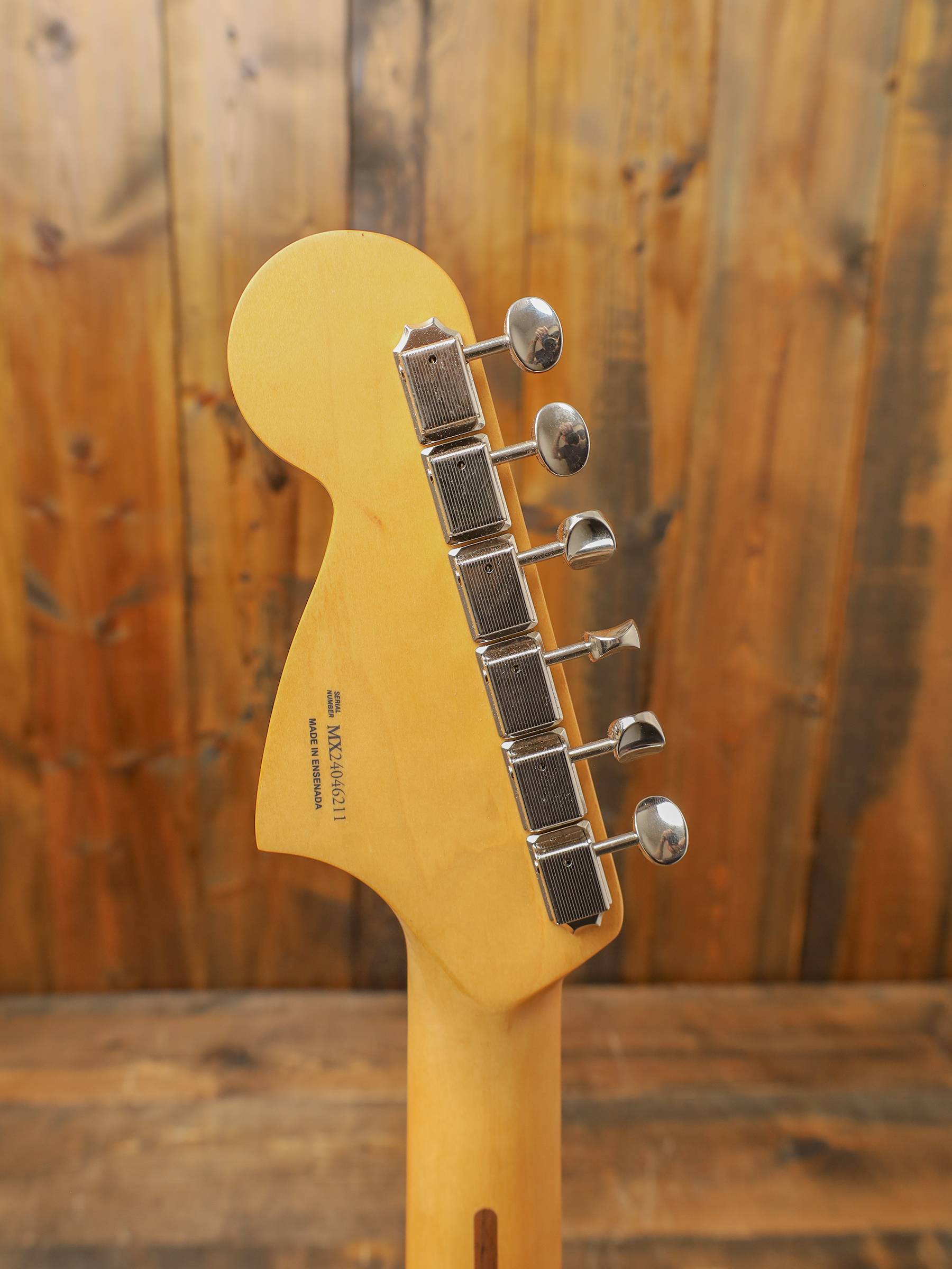 Fender Player II Mustang, Maple Fingerboard, 3-Color Sunburst - Image 5