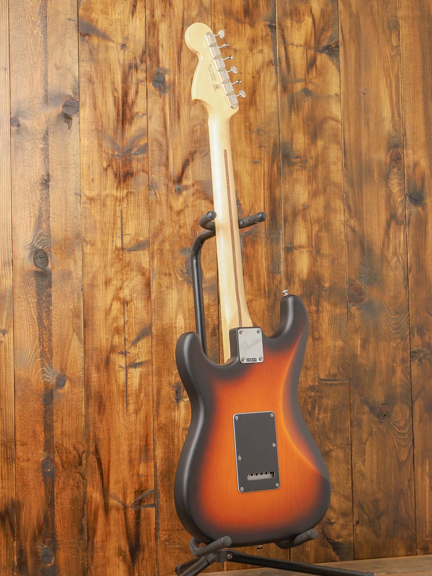 Fender American Performer Pine Stratocaster, Maple Fingerboard, 2-Color Sunburst - Image 3