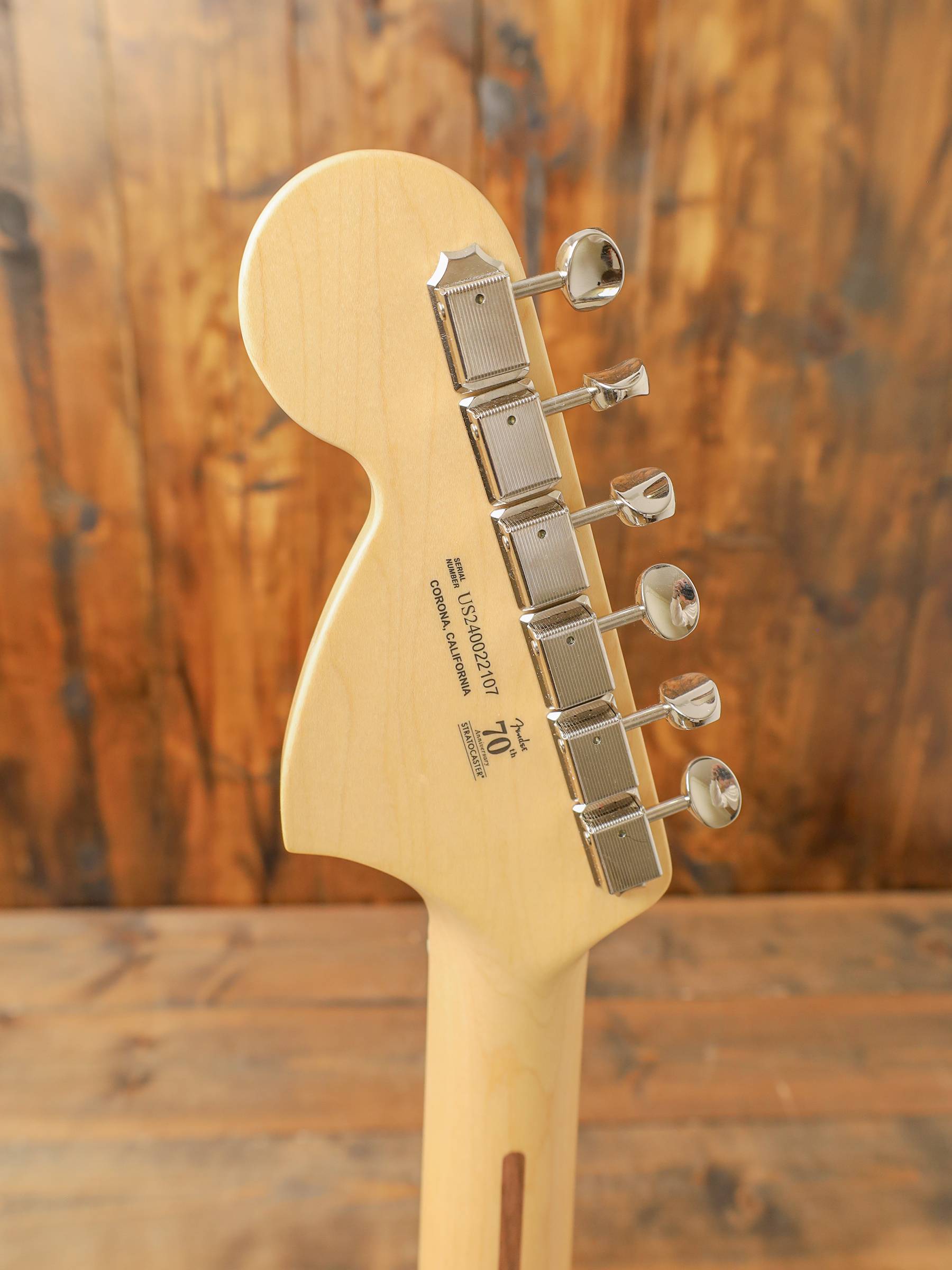 Fender American Performer Pine Stratocaster, Maple Fingerboard, 2-Color Sunburst - Image 5