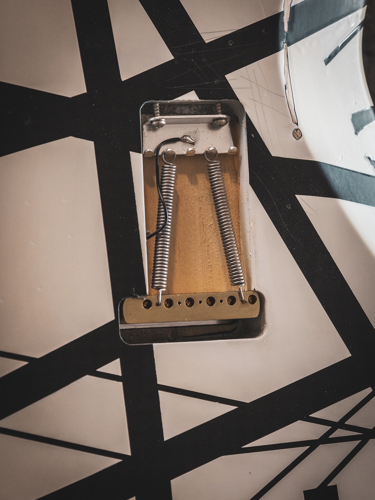 EVH Striped Series '78 Eruption, Maple Fingerboard, White with Black Stripes Relic - Image 8