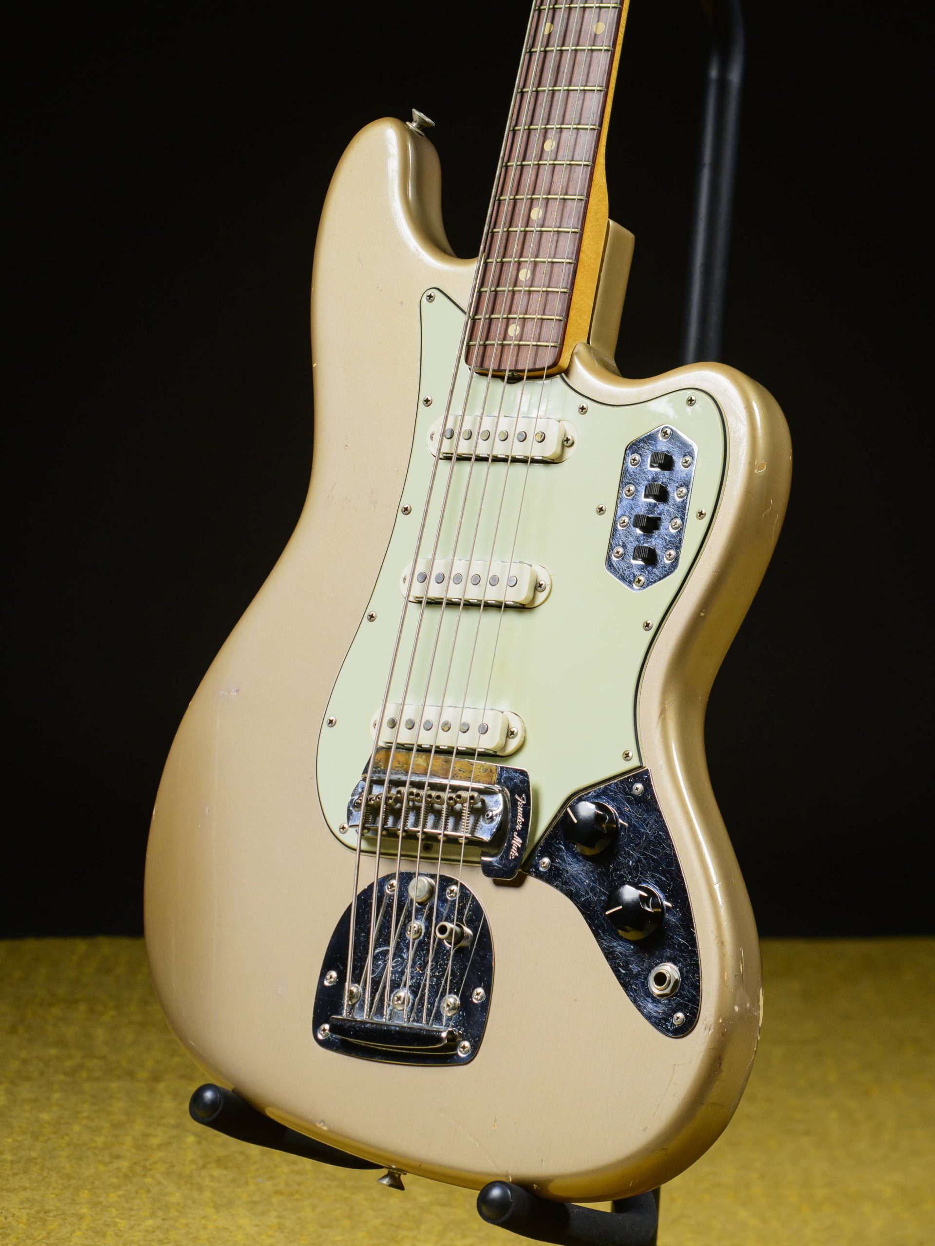 Fender 1963 Bass VI Shoreline Gold