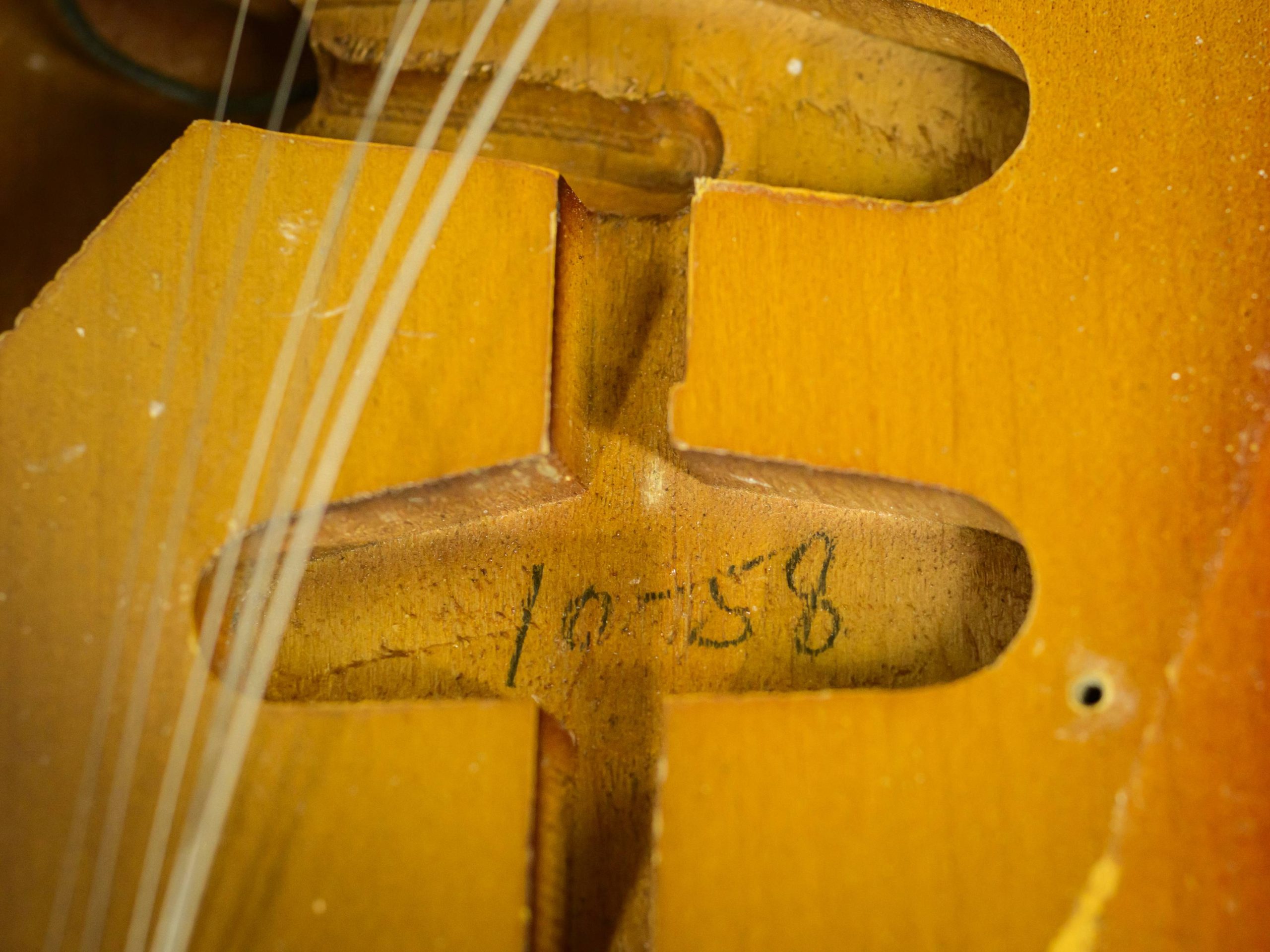 Fender 1958 3 Tone Sunburst Stratocaster - Image 4