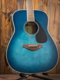 Yamaha FG820 Sunset Blue
