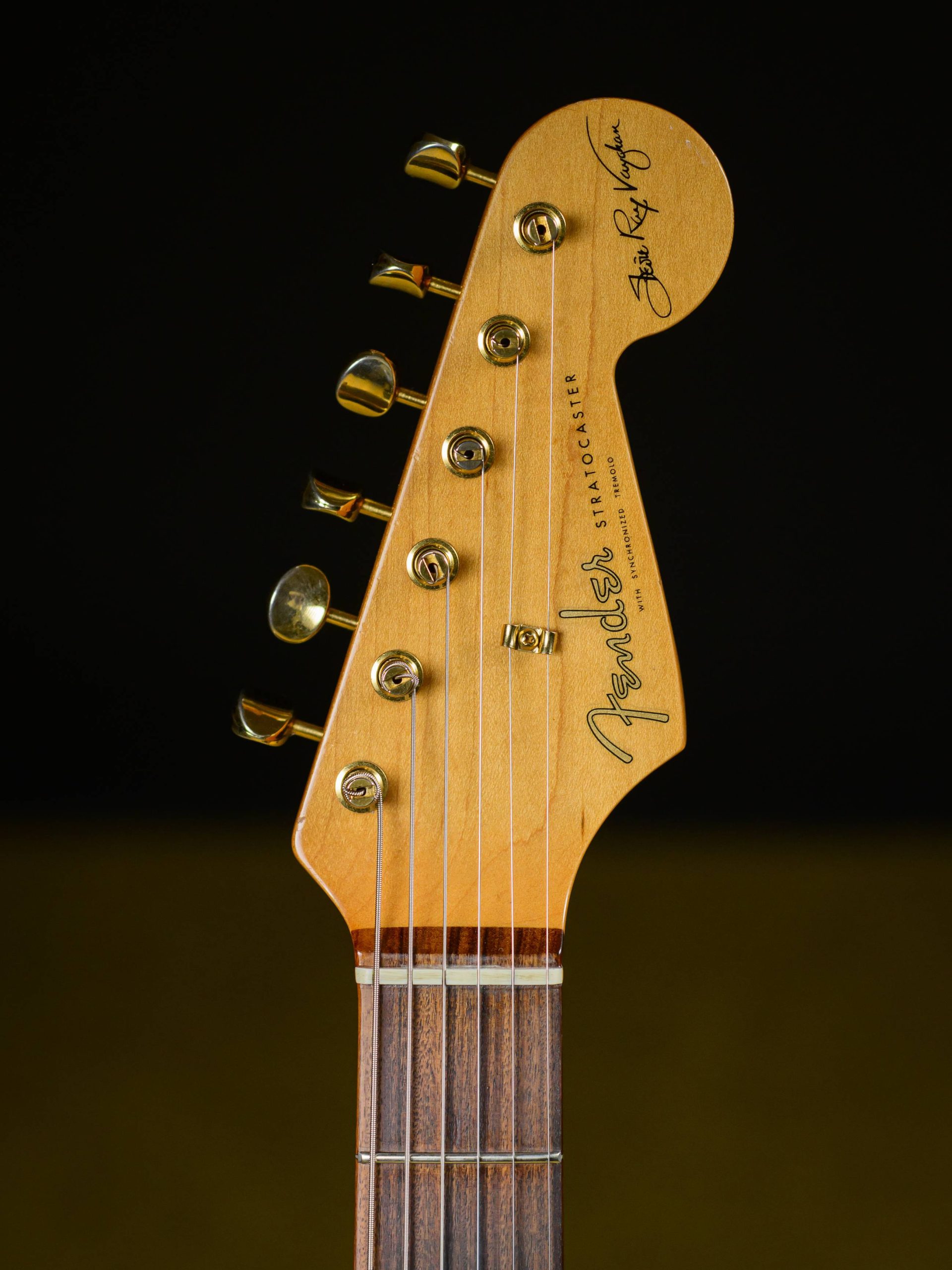 Fender 1992 Stevie Ray Vaughn Stratocaster - Image 6